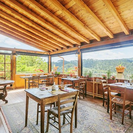 Agriturismo Di Charme E Ristorante Stallato Il Filo Di Paglia Carro Dış mekan fotoğraf