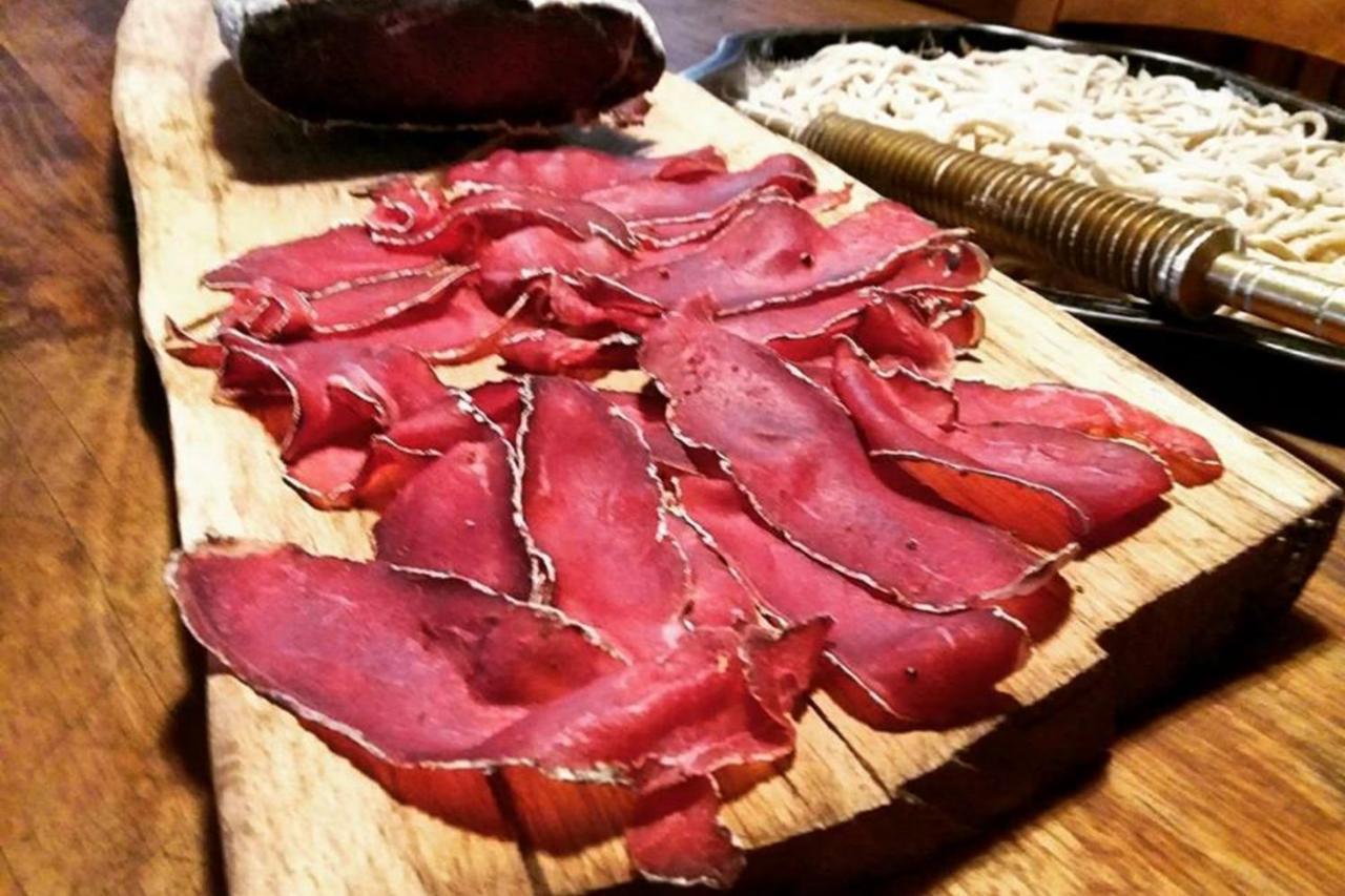 Agriturismo Di Charme E Ristorante Stallato Il Filo Di Paglia Carro Dış mekan fotoğraf