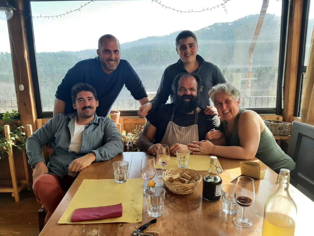 Agriturismo Di Charme E Ristorante Stallato Il Filo Di Paglia Carro Dış mekan fotoğraf