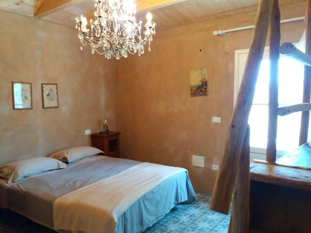 Agriturismo Di Charme E Ristorante Stallato Il Filo Di Paglia Carro Dış mekan fotoğraf