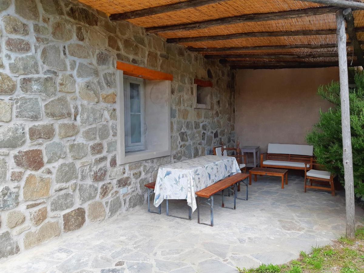 Agriturismo Di Charme E Ristorante Stallato Il Filo Di Paglia Carro Dış mekan fotoğraf
